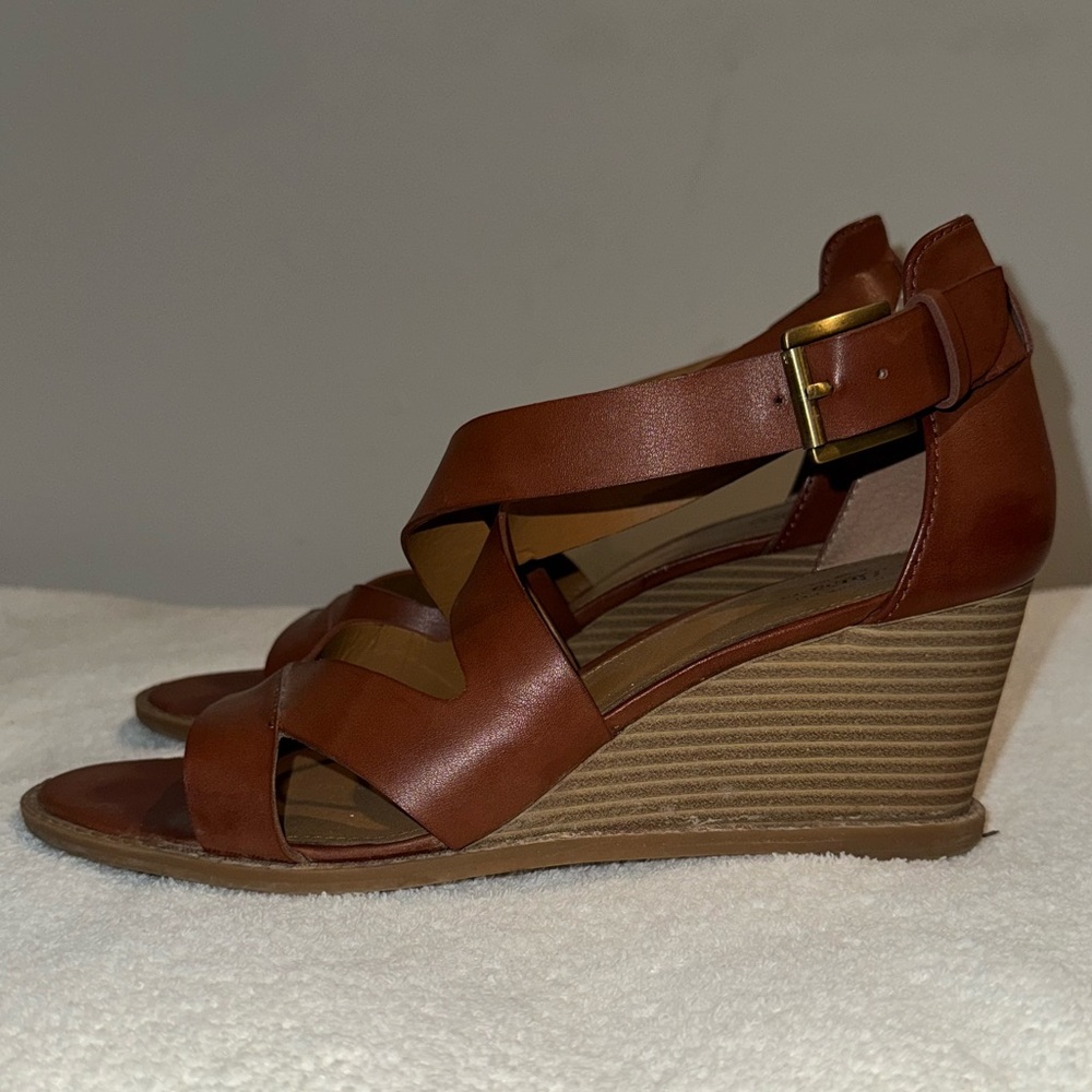 G.H. Bass & Co. Renae Brown Wedge Sandals. Size 9.5